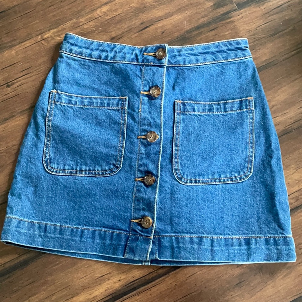 Free people Jean skirt button up with pockets fits like 24 or 25